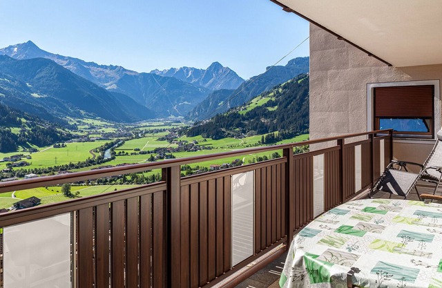 Apartment "Dornauer" with Mountain View, Wi-Fi & Balcony