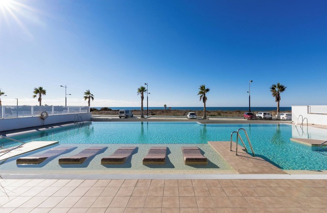 Apartment DunaBeach close to the Sea, with Pool & Balcony
