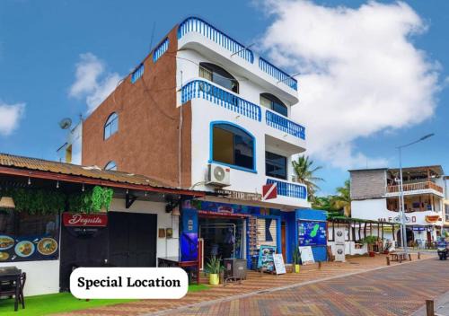 Apartment in San Cristóbal with 2 Bedrooms, 6 Beds, Living Room, Dining Room, Kitchen, Private Balcony, Terrace with Ocean View, Washer, Satellite Internet, Near Bars and Restaurants - Blue Horizon - Galápagos Home