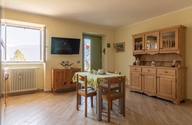 Apartment 'El Pià' with Lake View and Private Garden