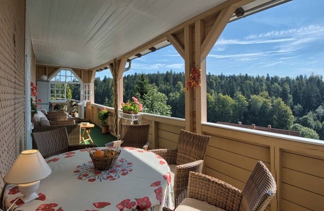 Apartment 'Feldbergblick' with Private Terrace, Balcony and Wi-Fi