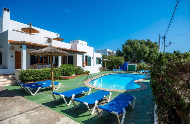 Apartment "Felipe 1-6" close to the Sea with Shared Pool & Wi-Fi
