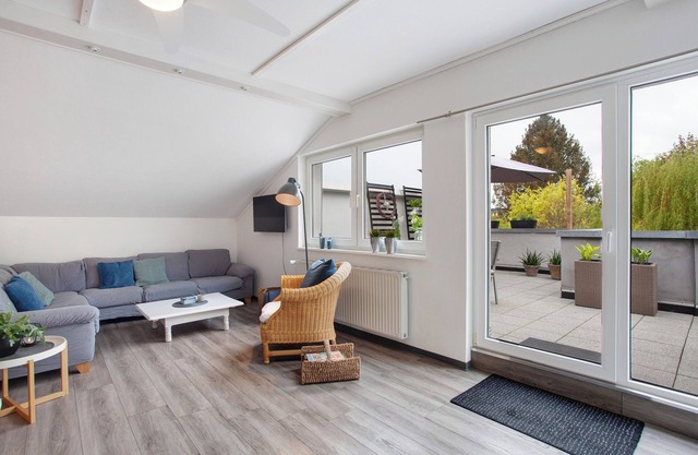 Apartment 'Ferienwohnung Pöttner' with Balcony and Wi-Fi