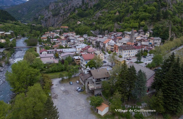 Apartment for 4 people in Guillaumes Résidence Reine jeanne