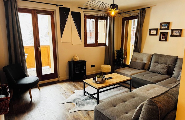 Apartment for 6/8 people, in the center of Méribel, direct access to the slopes