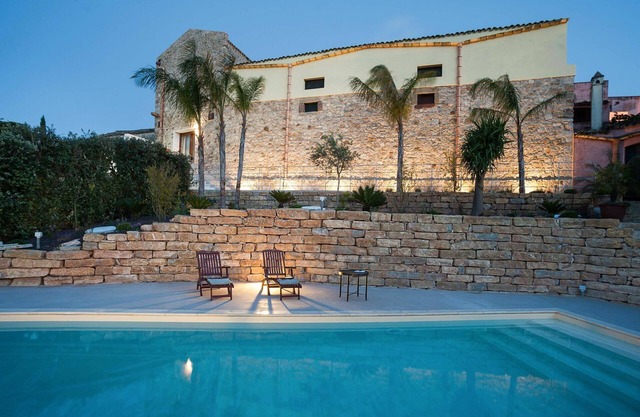 Apartment for 4 people with shared pool