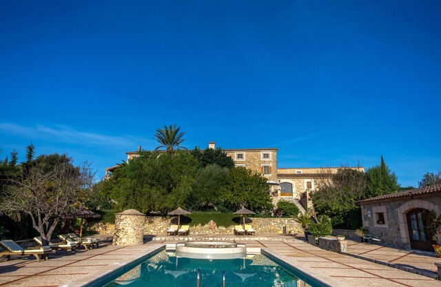 Apartment for up to 6 people in an idyllic country hotel with pool, Calvià Mallorca