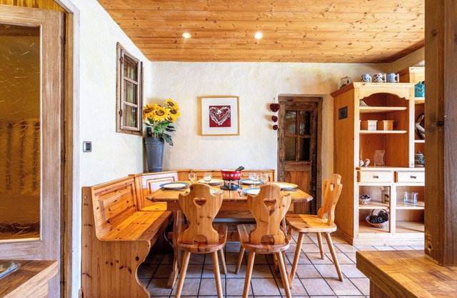 Apartment 'Roméo' with Mountain View, Private Terrace and Shared Garden