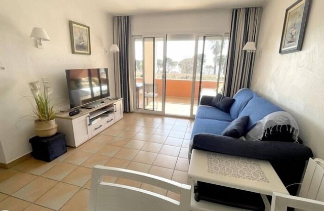 Apartment 50 m from the beach | sea view | air-conditioned