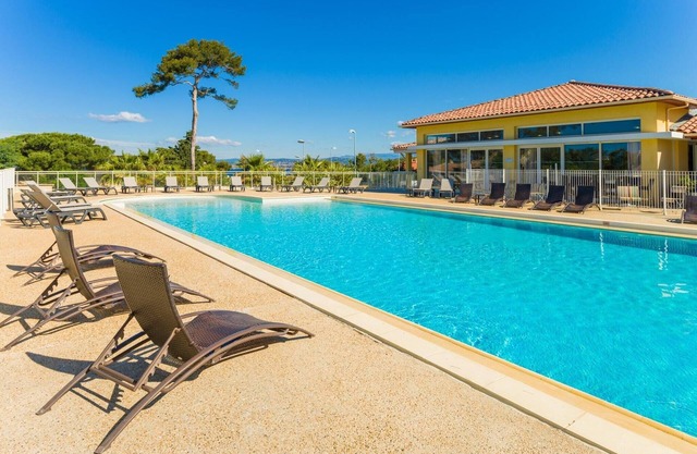 Apartment in Le Brusc near Sandy Beach