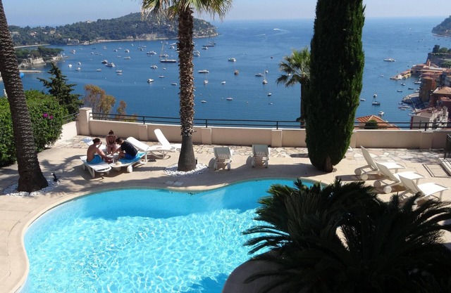Apartment 4 * panoramic view bay of Villefranche, swimming pool and parking