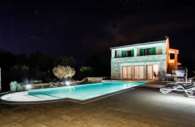 Apartment "Green" by the pool with private terrace - Relais Borgo San Nicolò