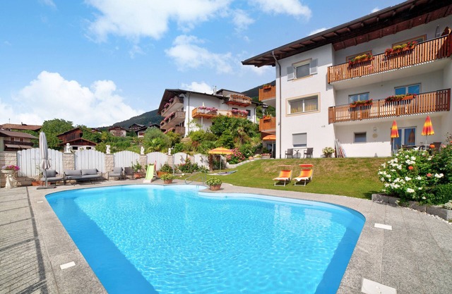 Apartment "Haus Hohenrain 1" with Mountain View, Pool, Wi-Fi, Terrace & Garden