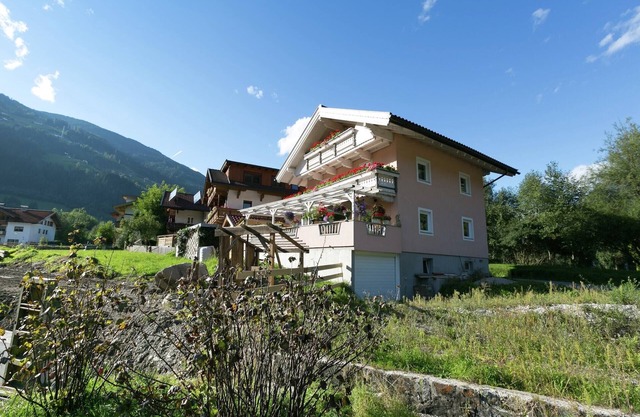 Apartment in Aschau near Ski Hochzillertal