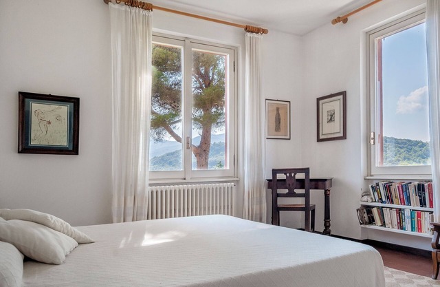 Apartment 'Il Grifo - Cozy House' with Sea View, Private Garden and Wi-Fi