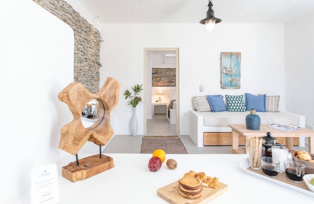 Apartment In A Hotel 'Irida Earthly 1bedroom Apartment' with Sea View, Wi-Fi and Air Conditioning