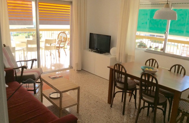 Apartment in Benicassim with free Wifi, hot and cold air conditioning and parking