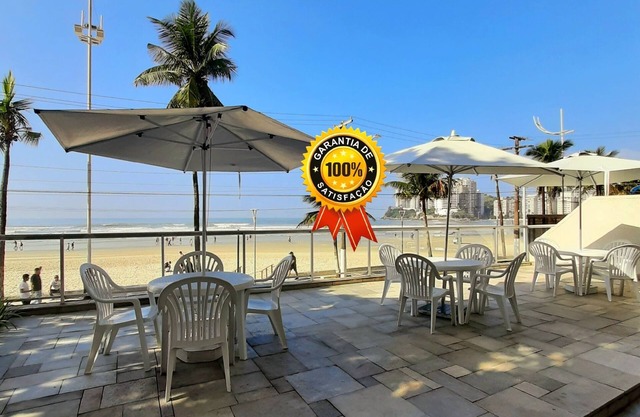 Apartment in Guarujá, facing the sea, beach service, wi-fi, NETFLIX, air conditioning, garage