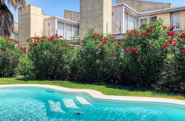Apartment in La Escala near Beaches & Pools