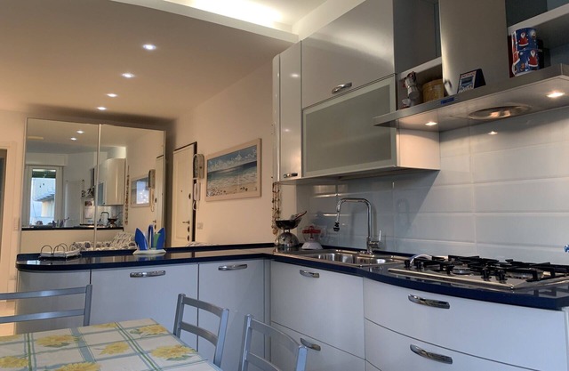 Apartment in Marina Di Massa with 2 bedrooms sleeps 5