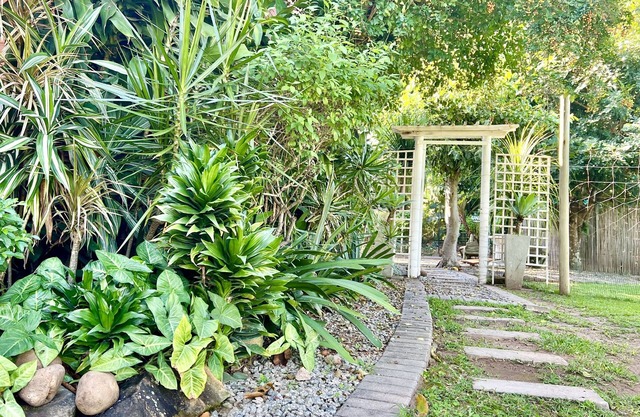 Apartment in Nelspruit with a private garden - LoerieRoep Unit 1