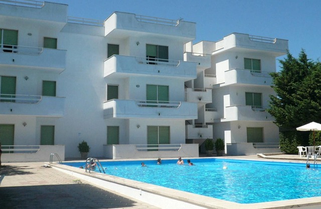 Apartment in residence with swimming pool