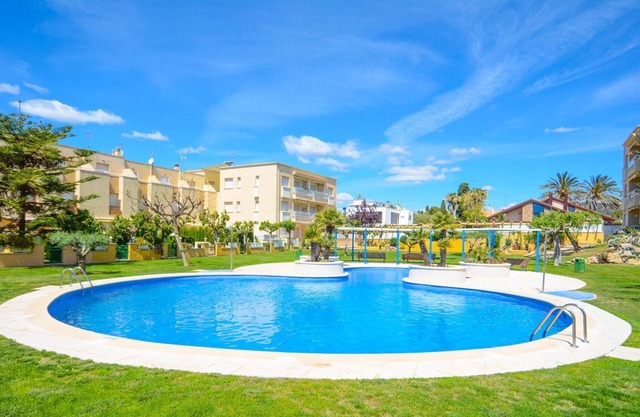 Apartment in second sea line with communal area and pool