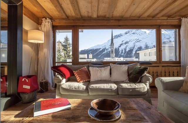 Apartment in villa in the heart of Sankt Moritz-Dorf