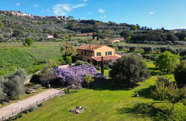 Apartment Torre. Beautiful garden, AC, 2 bedrooms 1 bathroom, near the sea.