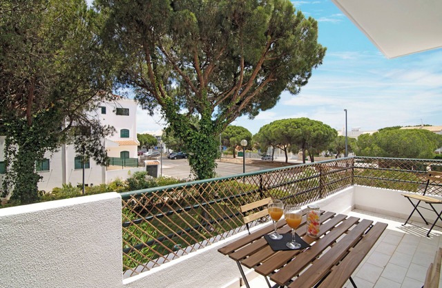 Apartment 'Jade' with Balcony, Wi-Fi and Air Conditioning