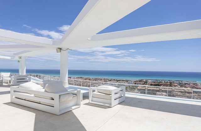 Apartment 'Lopimar Playa Canet' with Sea View, Wi-Fi and Air Conditioning