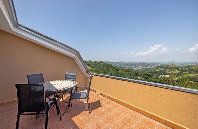 Apartment 'La Terrazza' with Mountain View, Wi-Fi and Air Conditioning