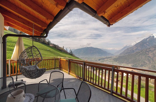 Apartment 'Lavendel' with Mountain View, Private Terrace and Wi-Fi