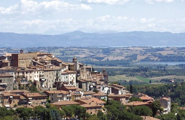 Apartment 'Le Terme' with Private Terrace, Balcony and Wi-Fi