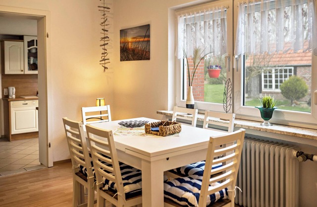 Apartment "Llojan" Close to the North Sea with Wi-Fi, Shared Terrace & Garden