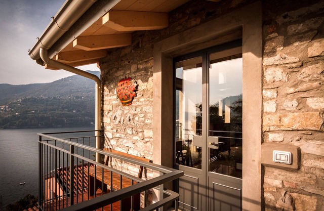 Apartment 'Loft E Veranda Sul Lago Di Como' with Lake View, Wi-Fi and Air Conditioning