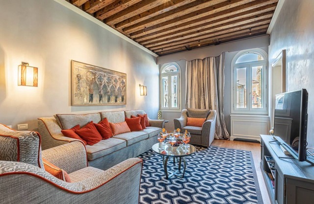 Apartment Lucia - Two Bedroom Villa, Sleeps 5