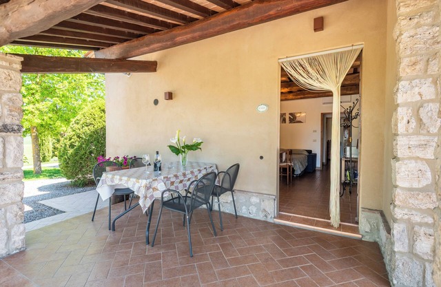 Apartment 'Mostella' with Shared Pool, Wi-Fi and Air Conditioning
