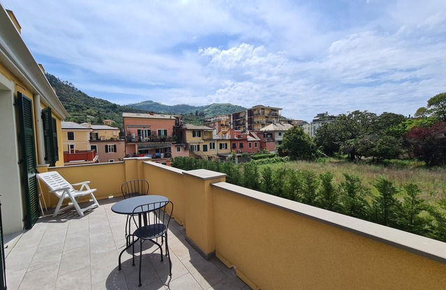 Apartment M with private balcony