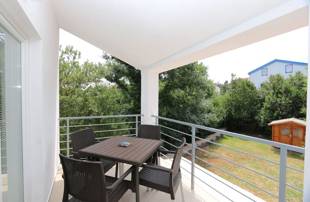 Apartment Majcen (56032-A1) - Silo - island Krk