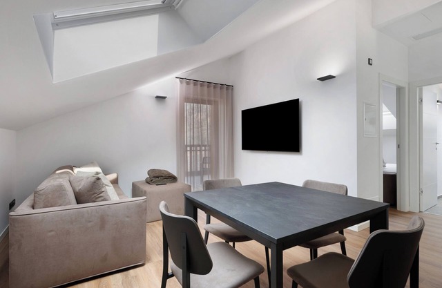 Apartment 'Maso Renner 5' with Mountain View, Wi-Fi and Air Conditioning