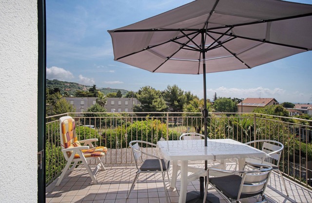 Apartment 'Max' with Sea View, Wi-Fi and Air Conditioning