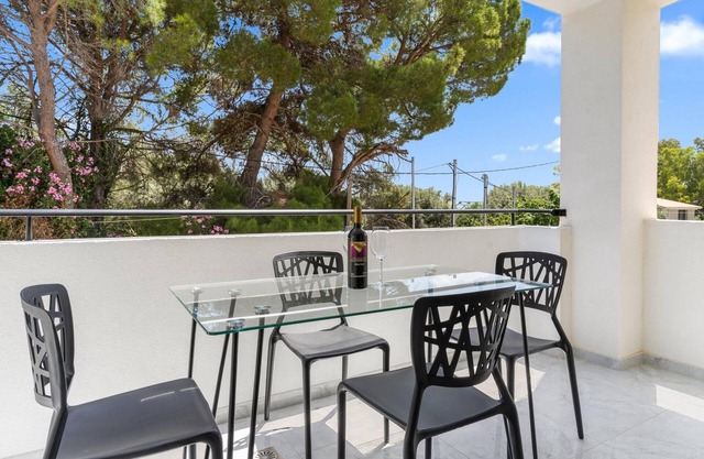 Apartment 'Miralis' with Mountain View, Wi-Fi and Air Conditioning