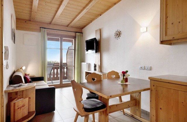 Apartment "Moarhof Natur Naturalia" with Mountain View, Shared Terrace & Wi-Fi