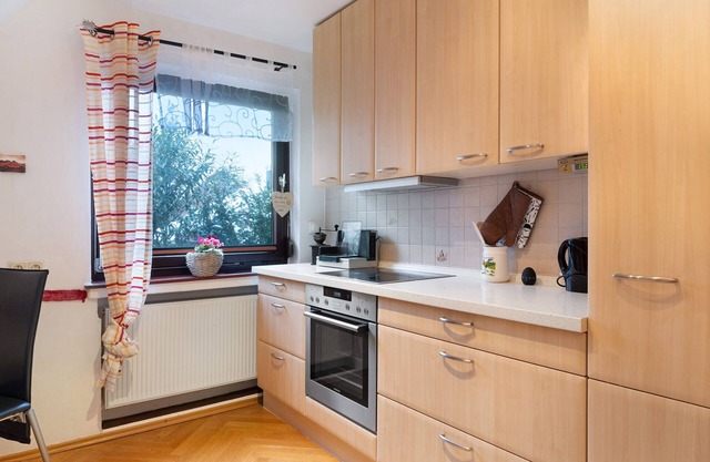 Apartment 'Mole Valley Ranch 1' with Shared Garden and Wi-Fi