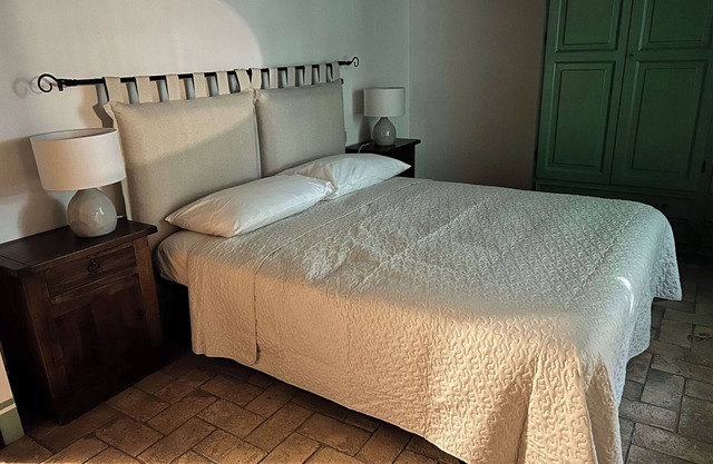 Apartment 'Moraiolo' with Shared Pool, Wi-Fi and Air Conditioning