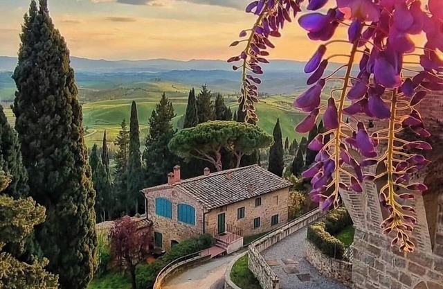 Apartment 'Nel cuore della Toscana' ' with Shared Pool, Private Terrace and Wi-Fi