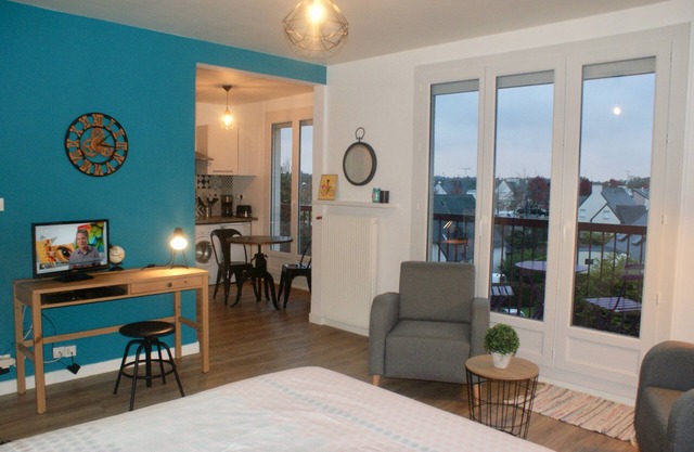 Apartment * "New World", beach 10 minutes, Downtown walk
