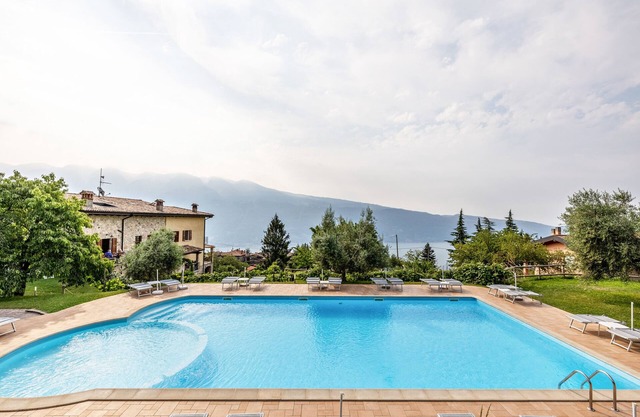 Apartment 'Nonna Gina' with Lake View