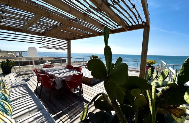 APARTMENT OF STANDING PANORAMIC VIEW ON THE SEA. DIRECT BEACH. POOL